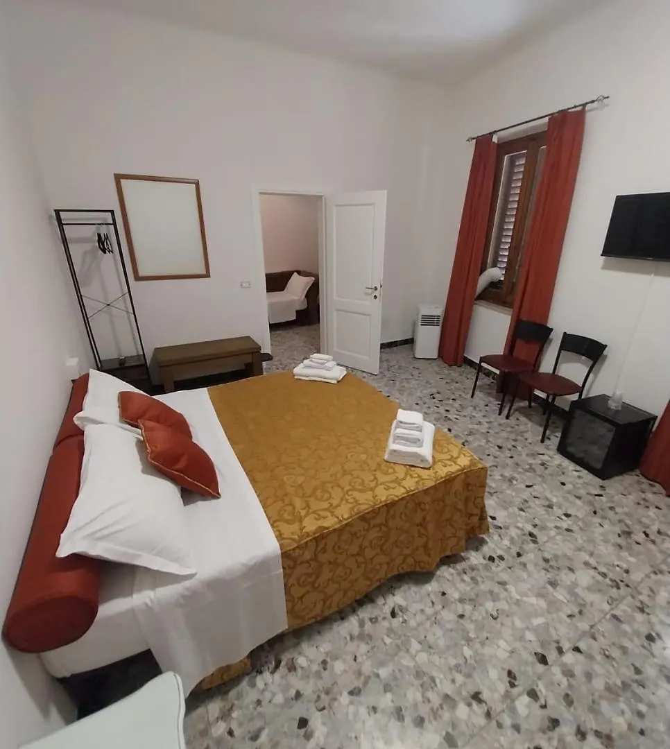 Hotel Montreal Florens 3*,  Italien