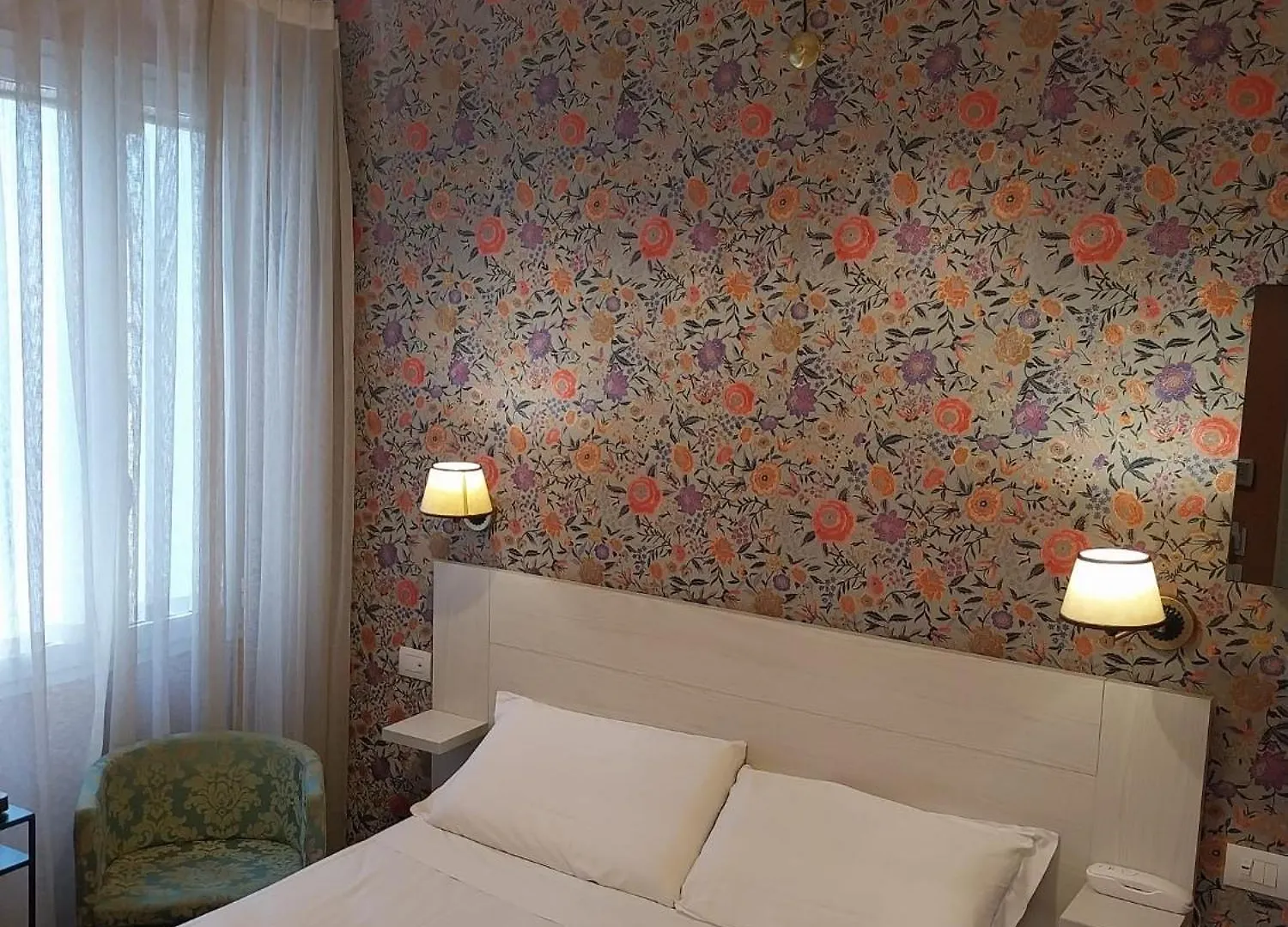 Hotel Montreal Florens 3*,
