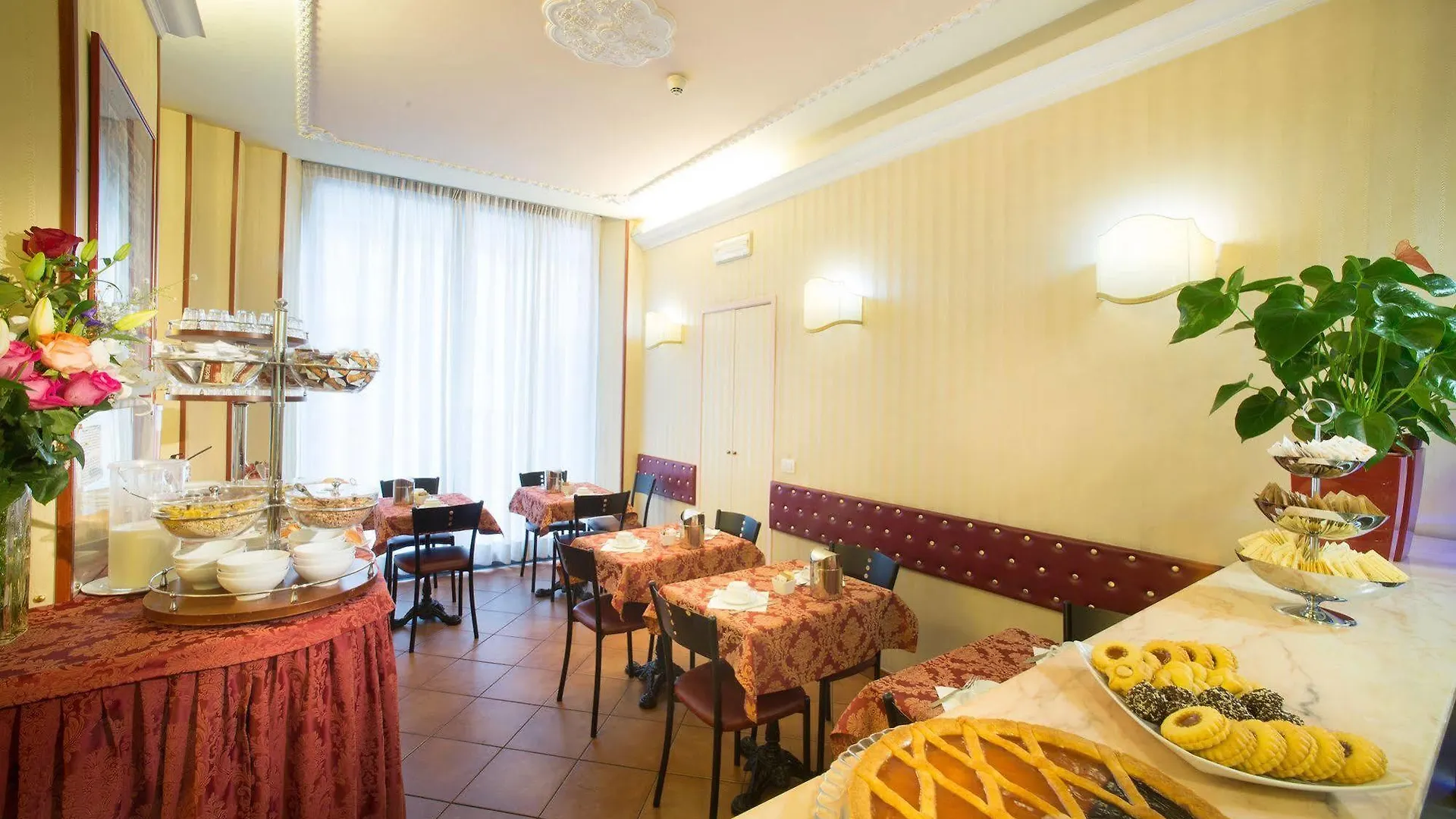 Hotel Montreal Florens 3*,  Italien
